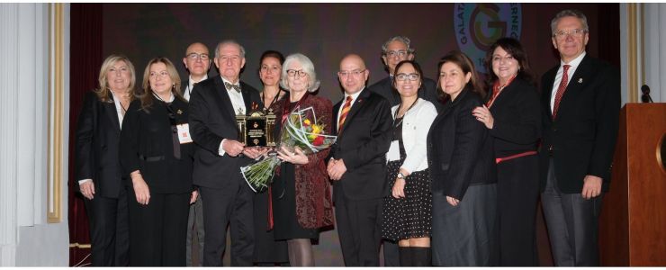 14. Galatasaray Ödülü Gülser Corat&rsquo;a