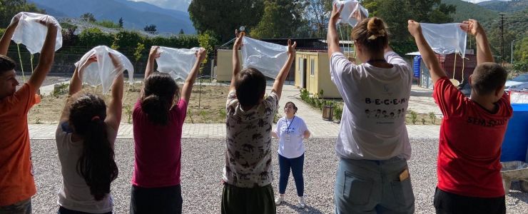 Çimko’dan depremden etkilenen çocuklara eğitim desteği