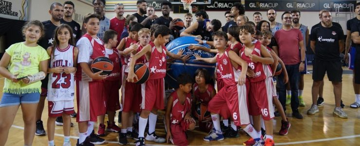 Anadolu Efes, Corendon Airlines ile uçacak