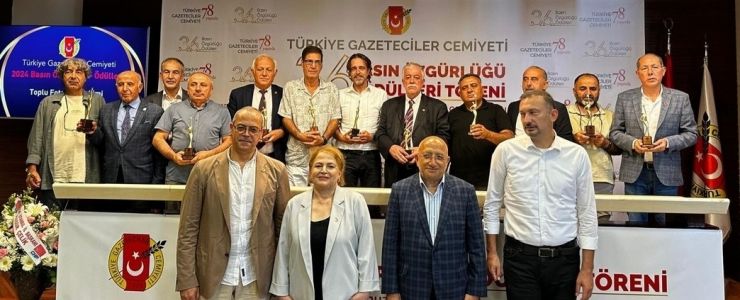 TGC Basın Özgürlüğü Ödülleri Timur Soykan'a ve Deprem Bölgesi Gazetecilerine