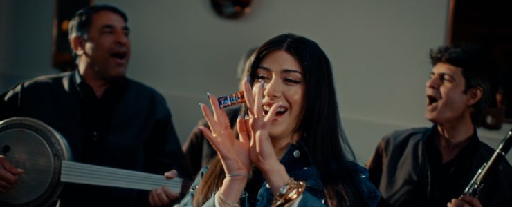 Falım x M Lisa'dan Karanfil Deste Gider
