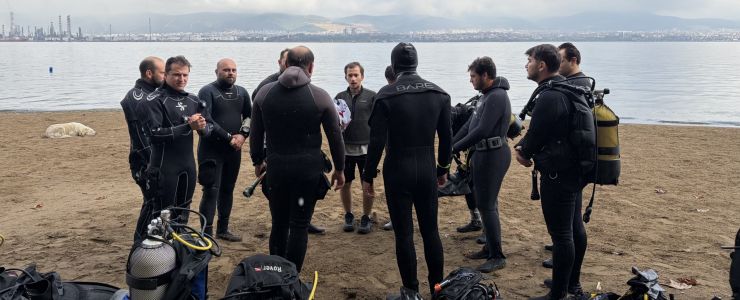 Değirmendere Sahili&rsquo;nde deniz dibi temizliği